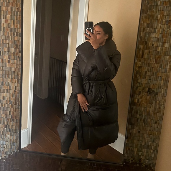 Full length belted puffer coat. Like new! - Picture 3 of 4